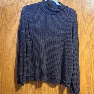 Ces Femme Gray Long Sleeve Ribbed Tee